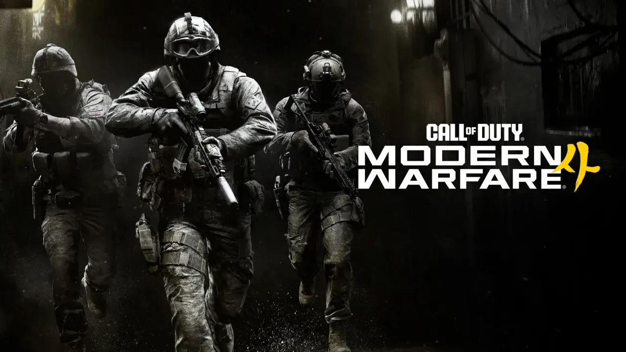 Trzech żołnierzy w pełnym rynsztunku bojowym, gotowych do akcji w Call of Duty: Modern Warfare.